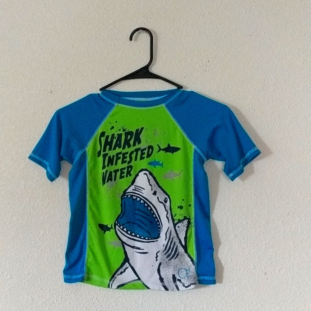 OP Boys Shark Shirt Size 4-5 Blue Green Short Sleeve